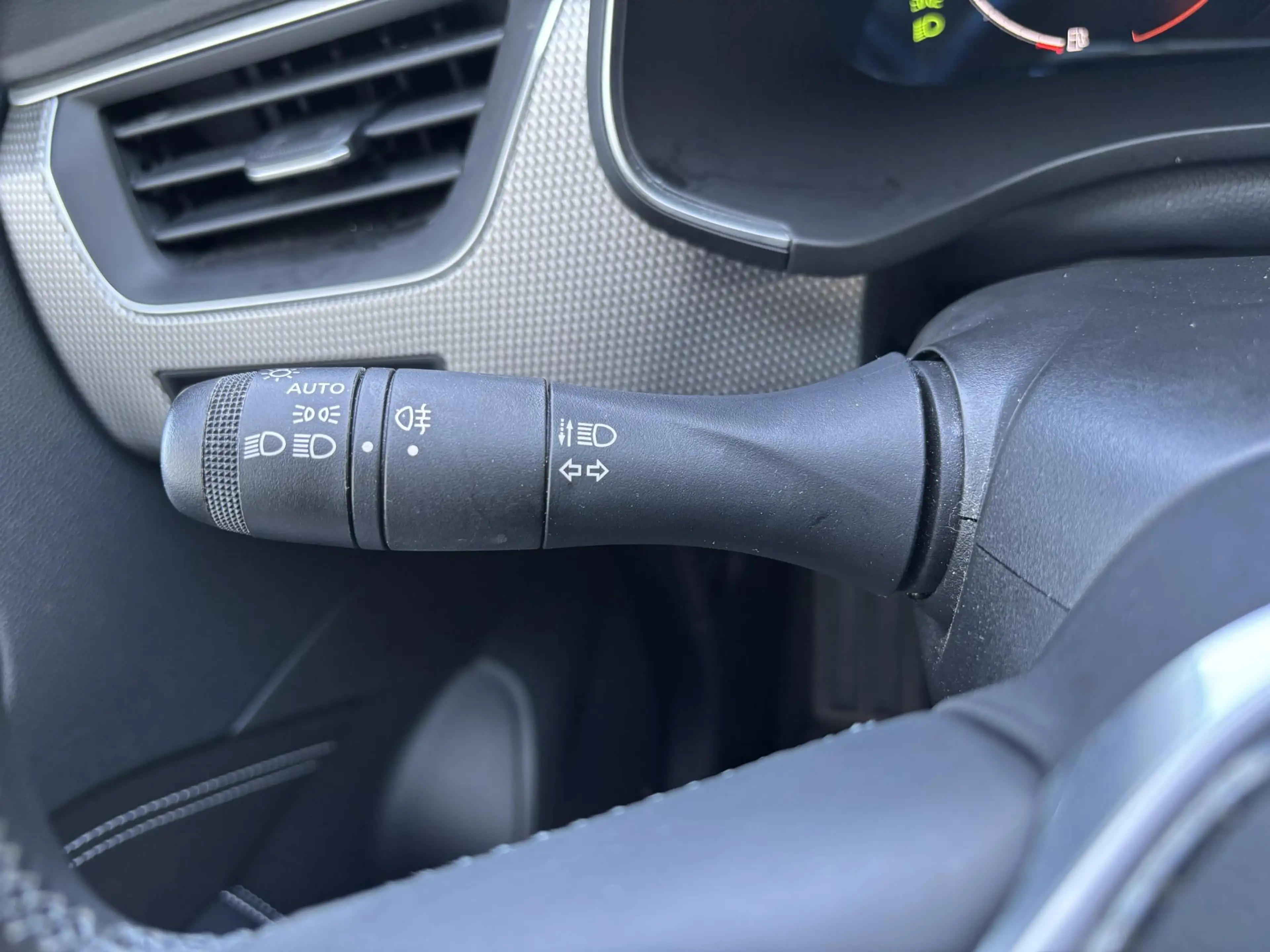 Renault Arkana 1.6 E-Tech hybrid 145 techno l Apple Carplay/Andro — photo 24
