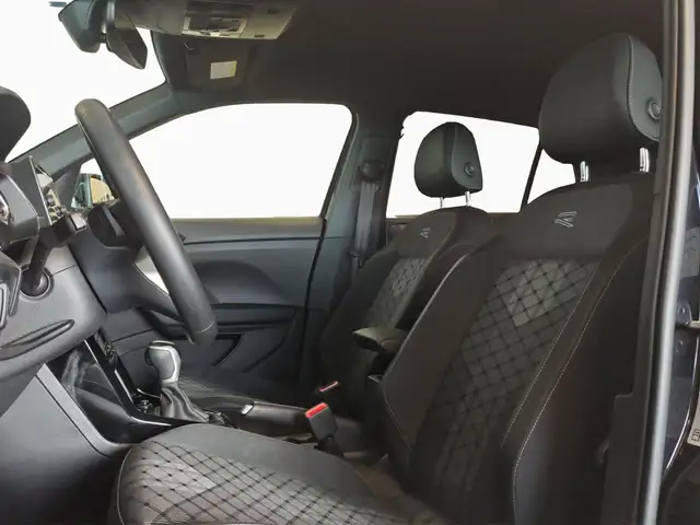 Volkswagen T-Cross view 9