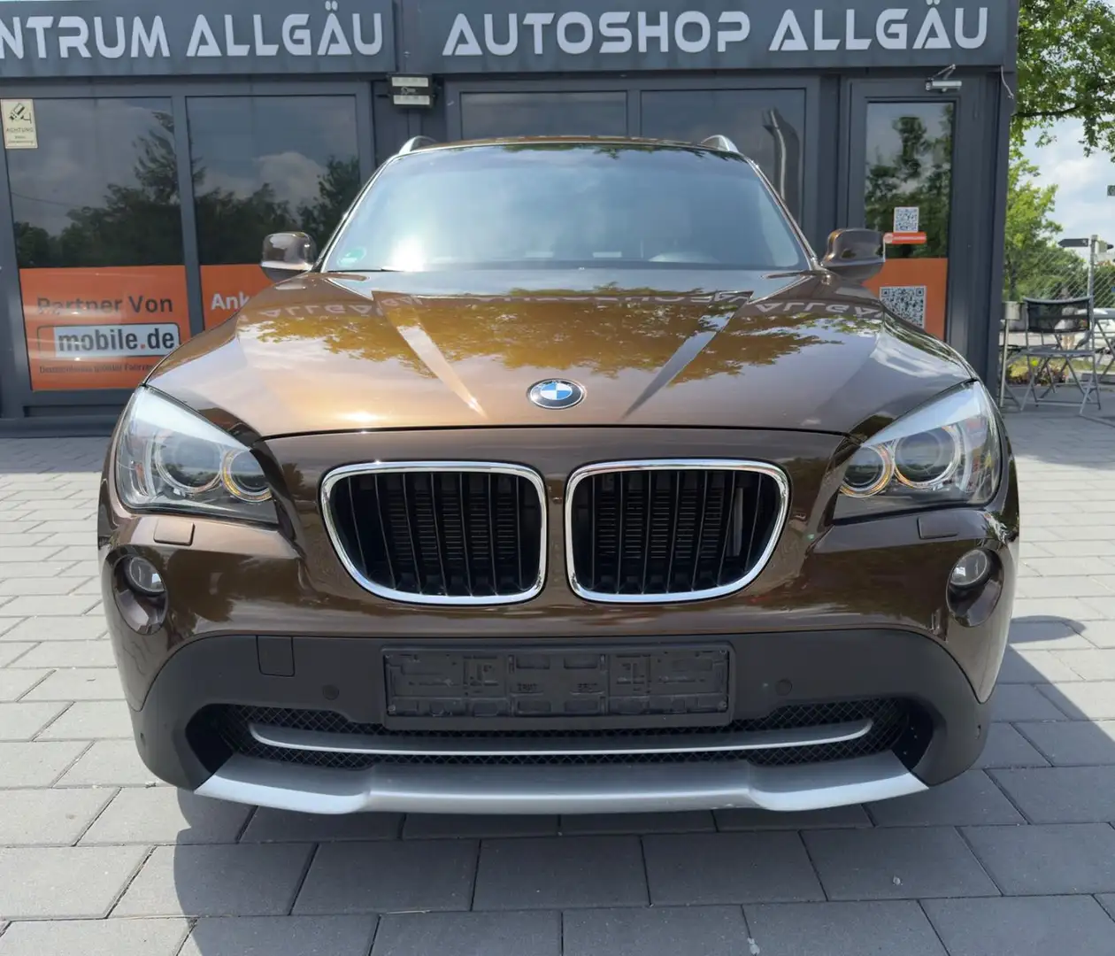 BMW X1 Baureihe X1 20 d xDrive Automatik Braun - 2