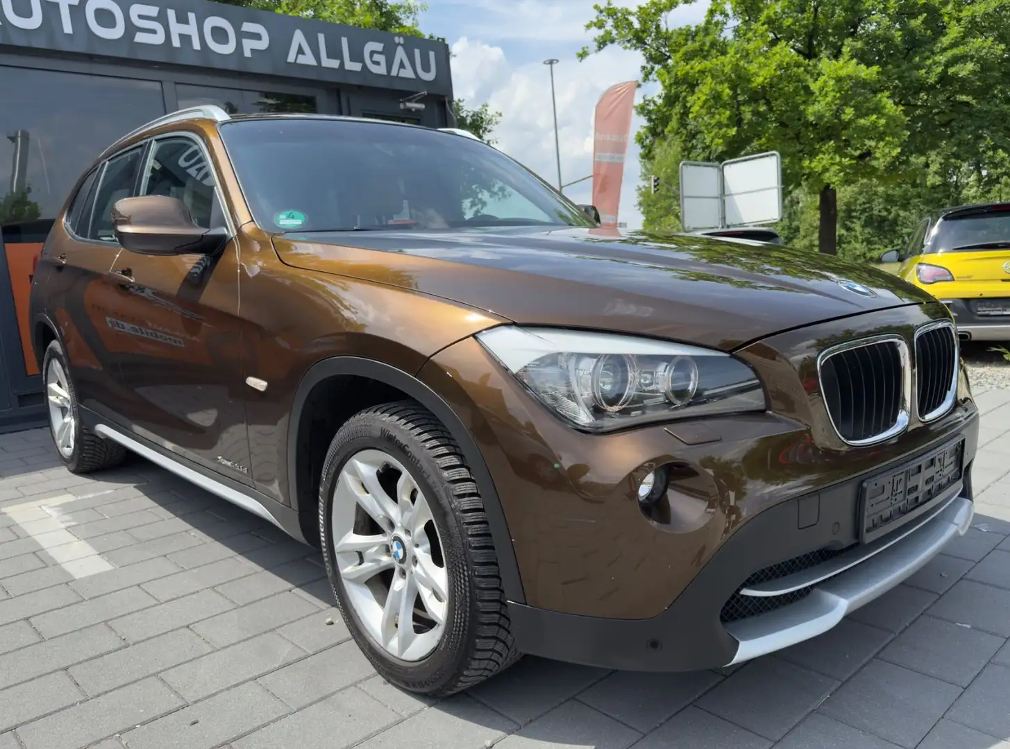 BMW X1 Baureihe X1 20 d xDrive Automatik Braun - 1