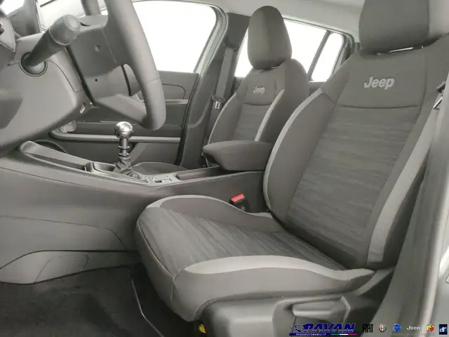 Jeep Avenger view 9