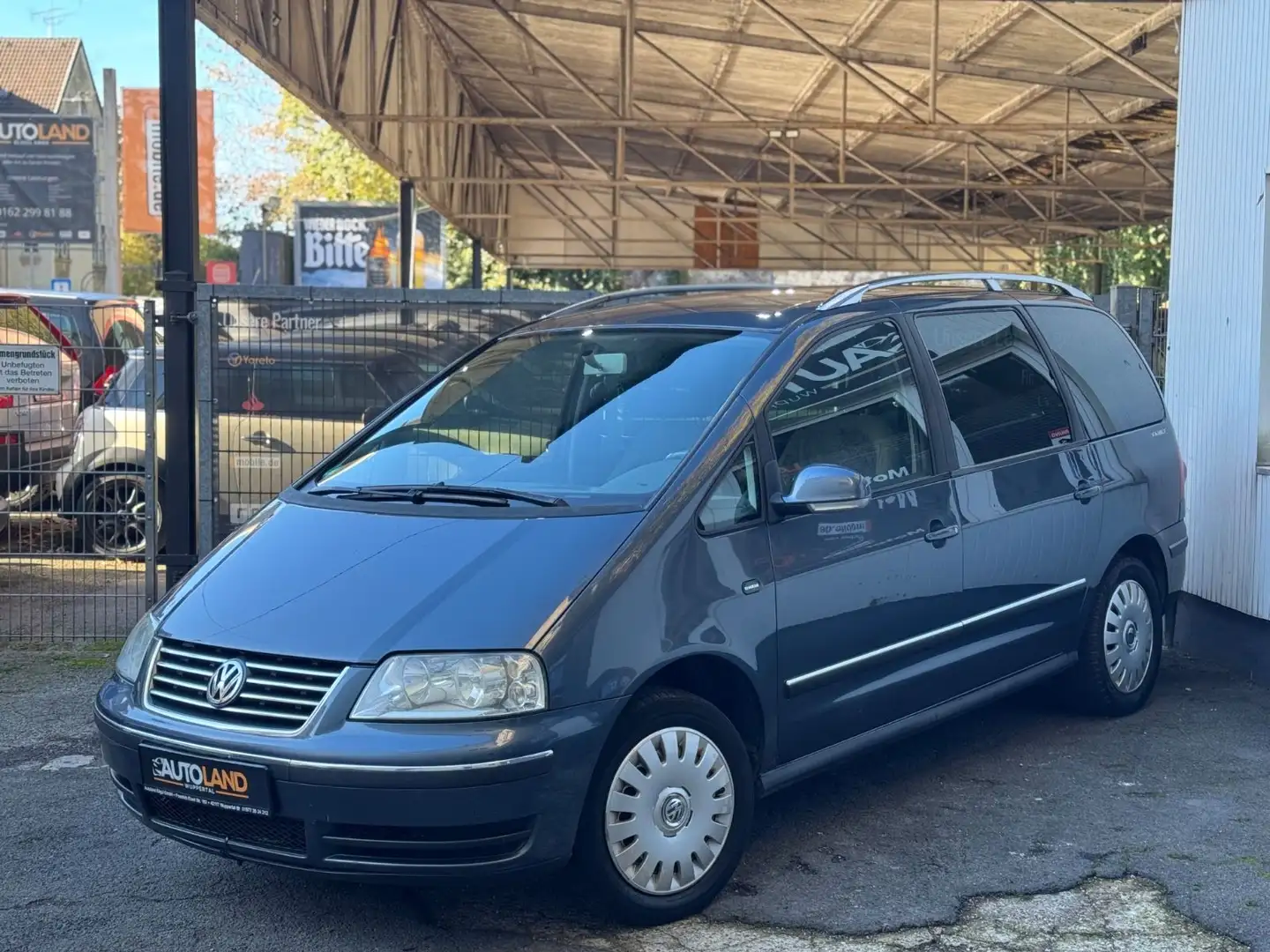 Volkswagen Sharan Comfortline 1.9TDI*AUTOMATIK*7Sitzer*AHK* Grijs - 2