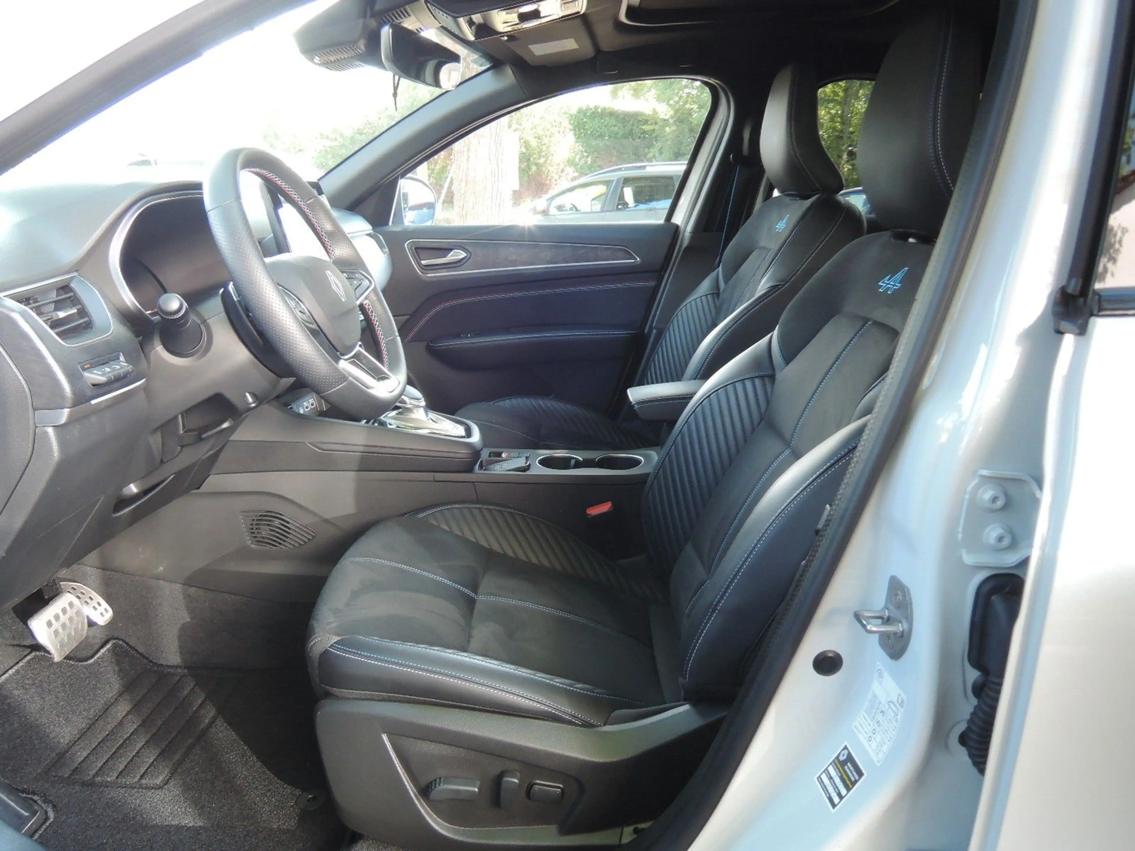 Renault Arkana 140 EDC Esprit Alpine GJR,Schiebedach,SHZ — photo 14