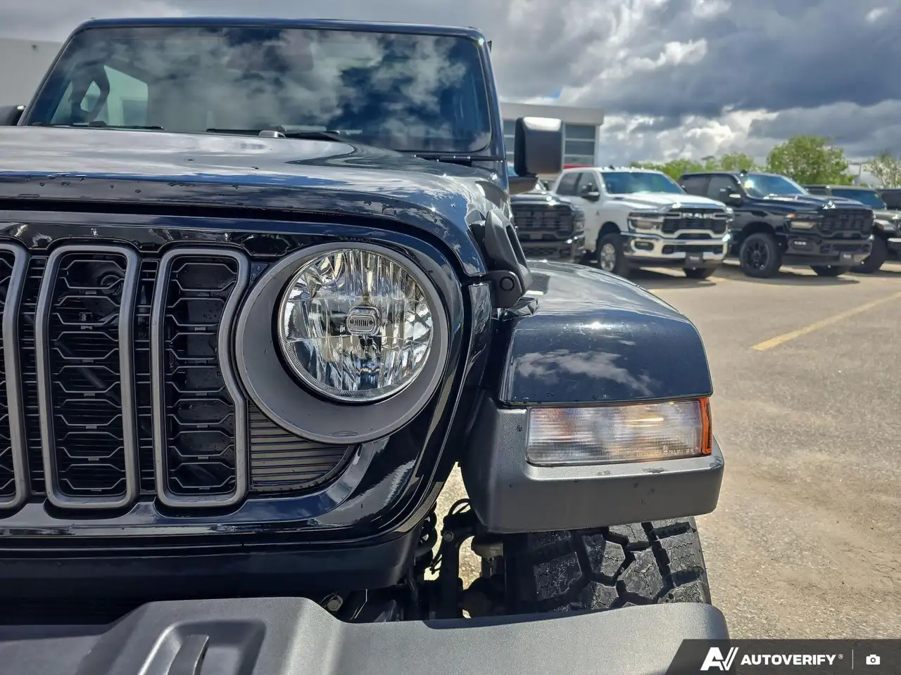 Jeep Gladiator photo Jeep Gladiator
