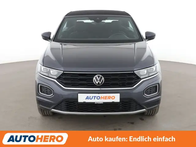 Volkswagen T-Roc view 9