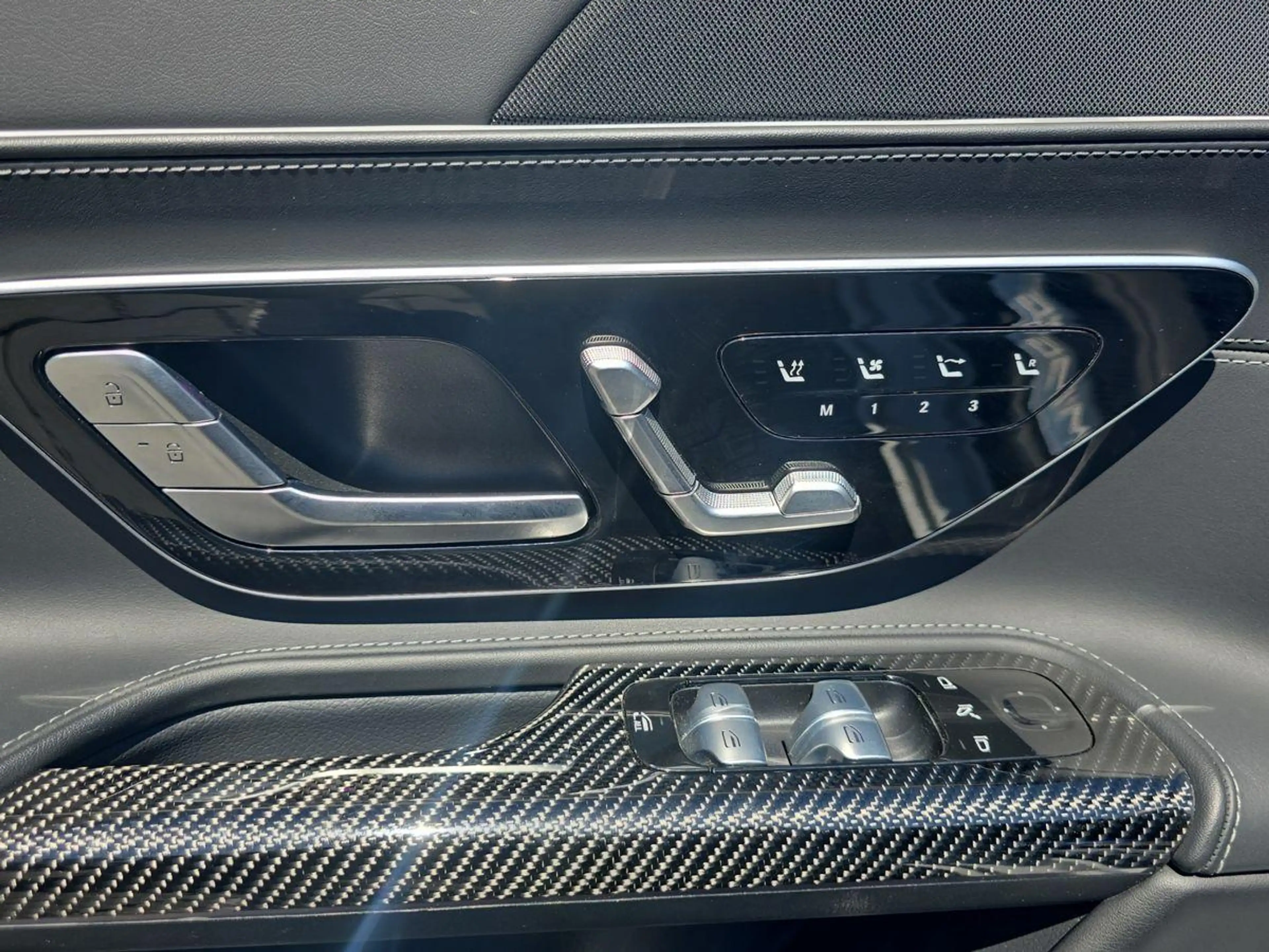 Mercedes-Benz SL 63 AMG 4M+ CARBON DYNAMIC+ SITZBLF H-UP 360° — photo 10