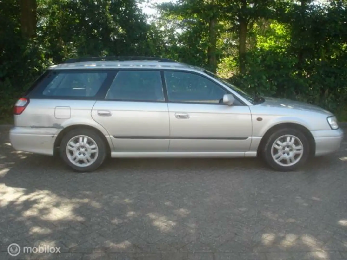 Subaru Legacy 2.0 I 16V GL 4X4 / AWD station benzine / LPG Grijs - 2