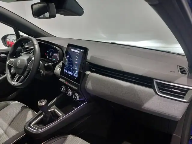 Renault Clio view 15