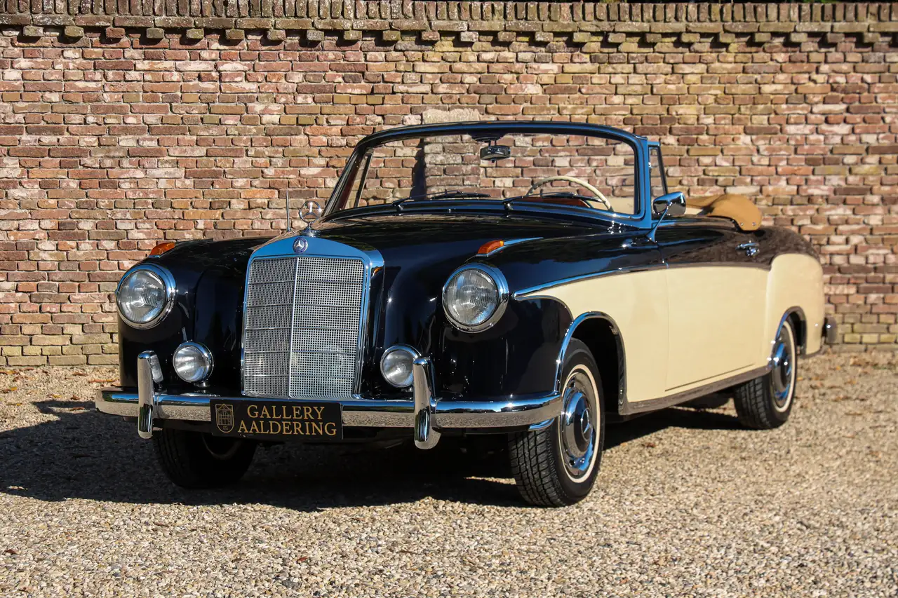 Mercedes-Benz 220
