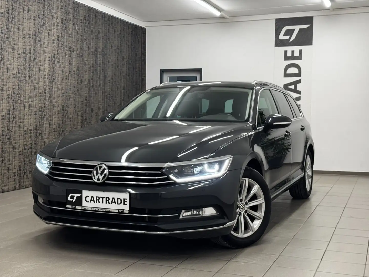 Volkswagen Passat Variant Highline 2,0 TDI Grau - 1