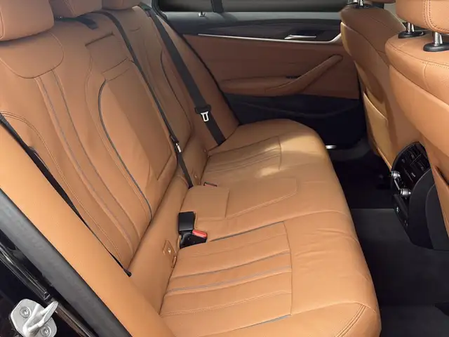 BMW 5 Series view 30