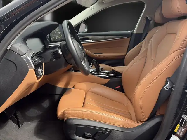 BMW 5 Series view 14
