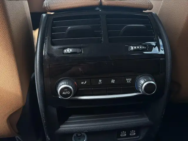 BMW 5 Series view 26