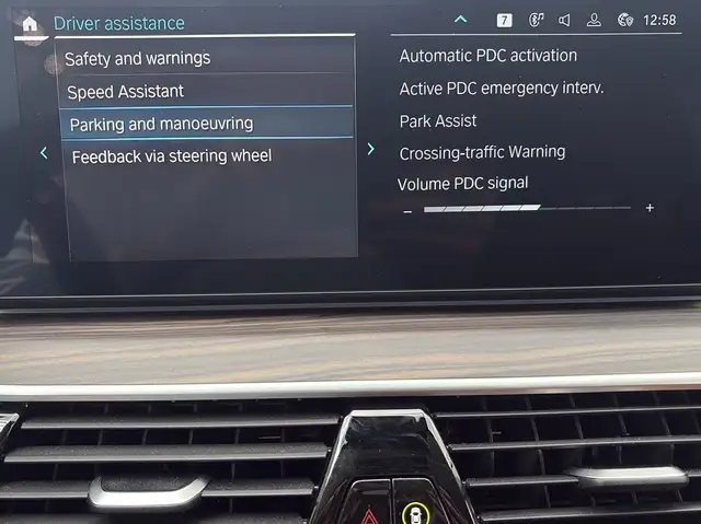 BMW 5 Series view 23