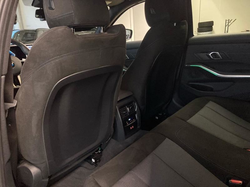 BMW 320 M Sport — photo 10