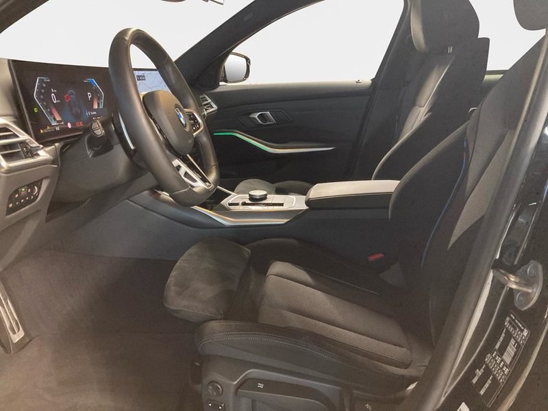 BMW 320 M Sport — photo 11