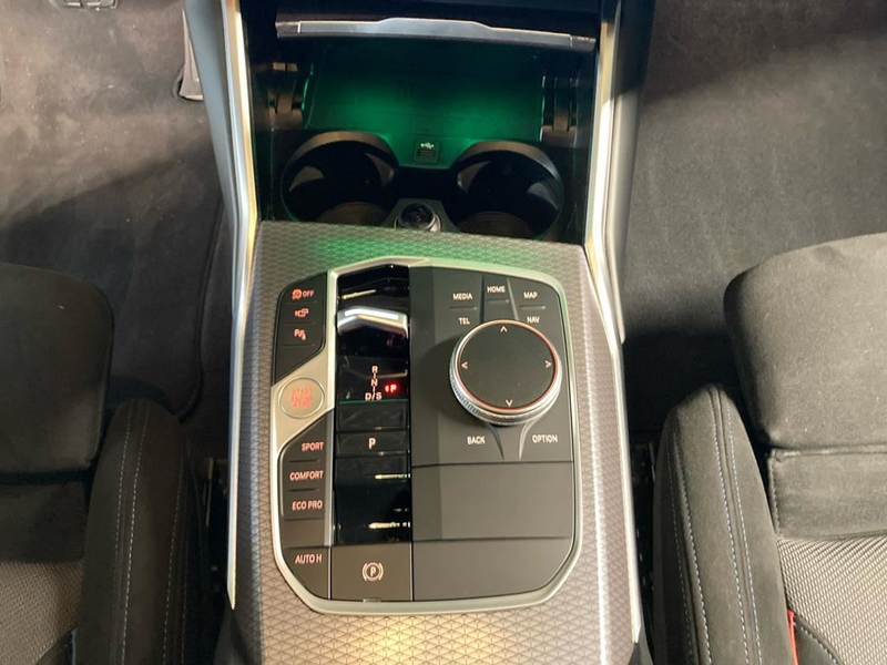 BMW 320 M Sport — photo 12