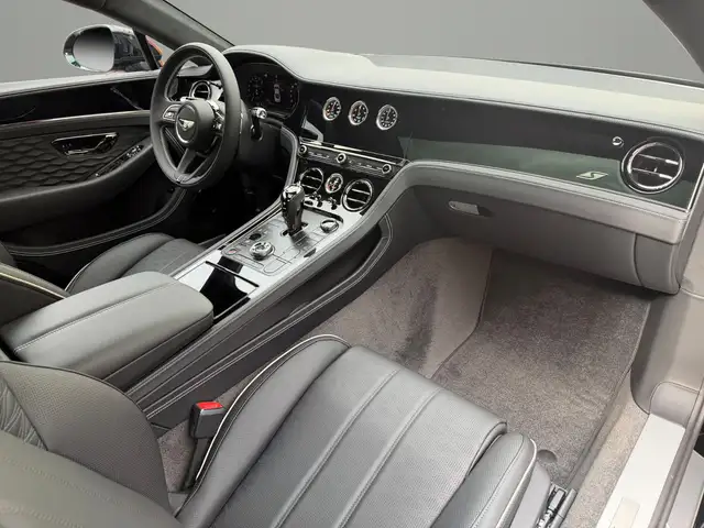 Bentley Continental GT view 15