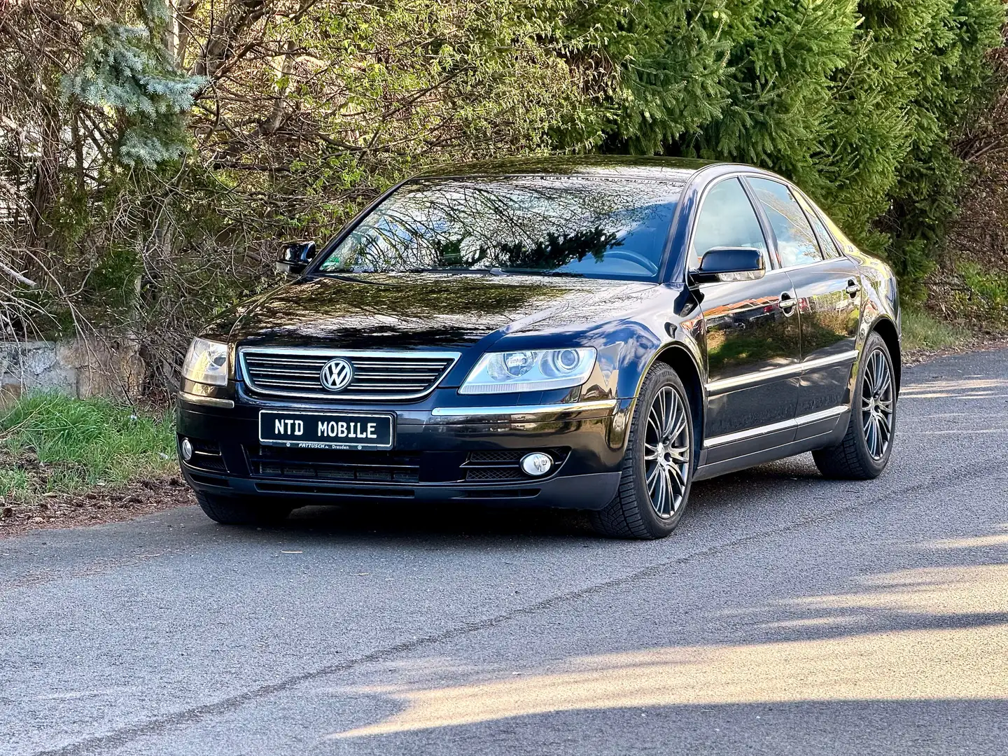 Volkswagen Phaeton V6 TDI 4Motion+TÜV 08.25+LEDER+LUFT+DSG+XENON+ crna - 2