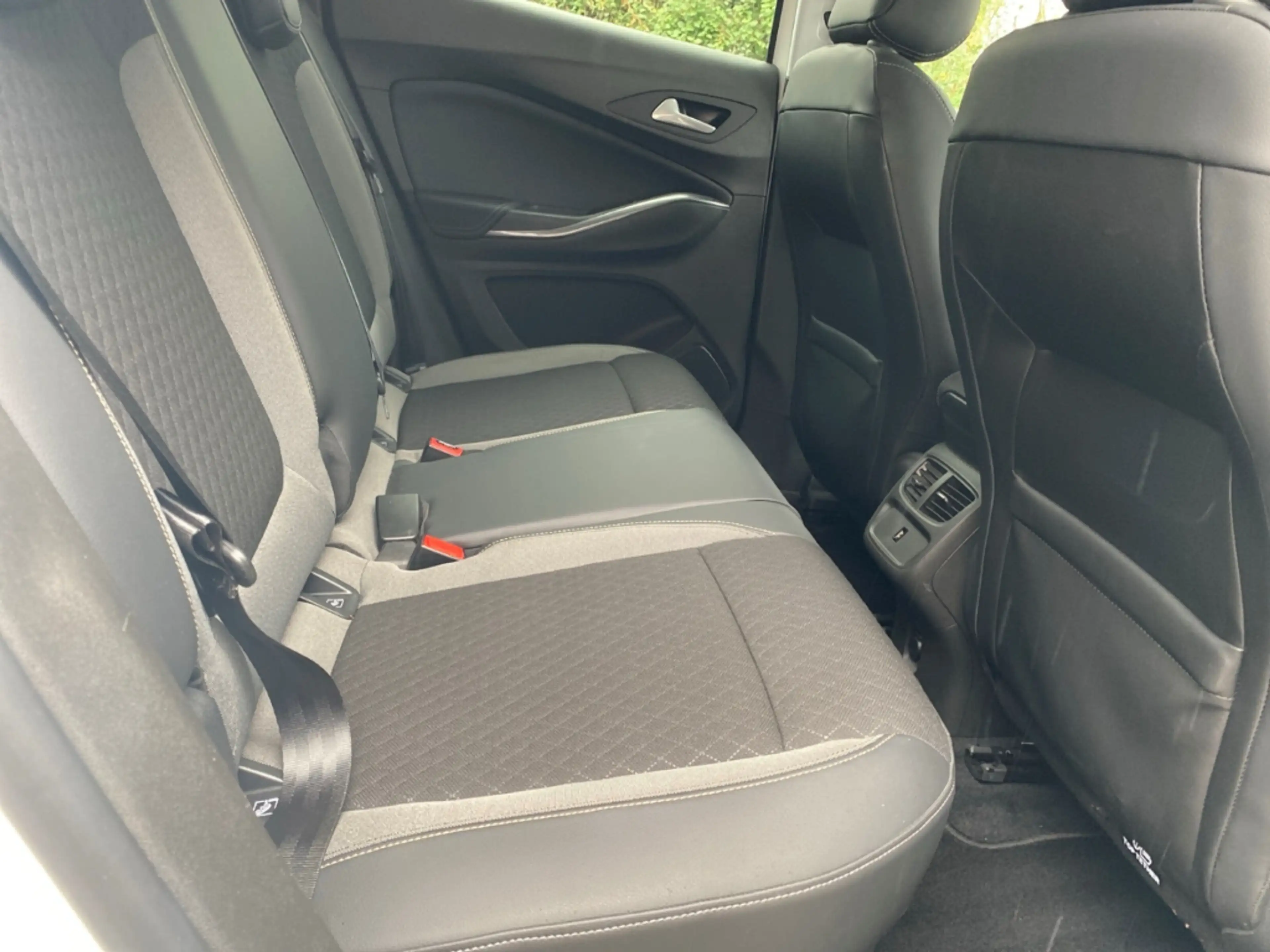 Opel Grandland X 1.6 Turbo 180PS Autom. Elegance Navi elektr. Heckk — photo 8