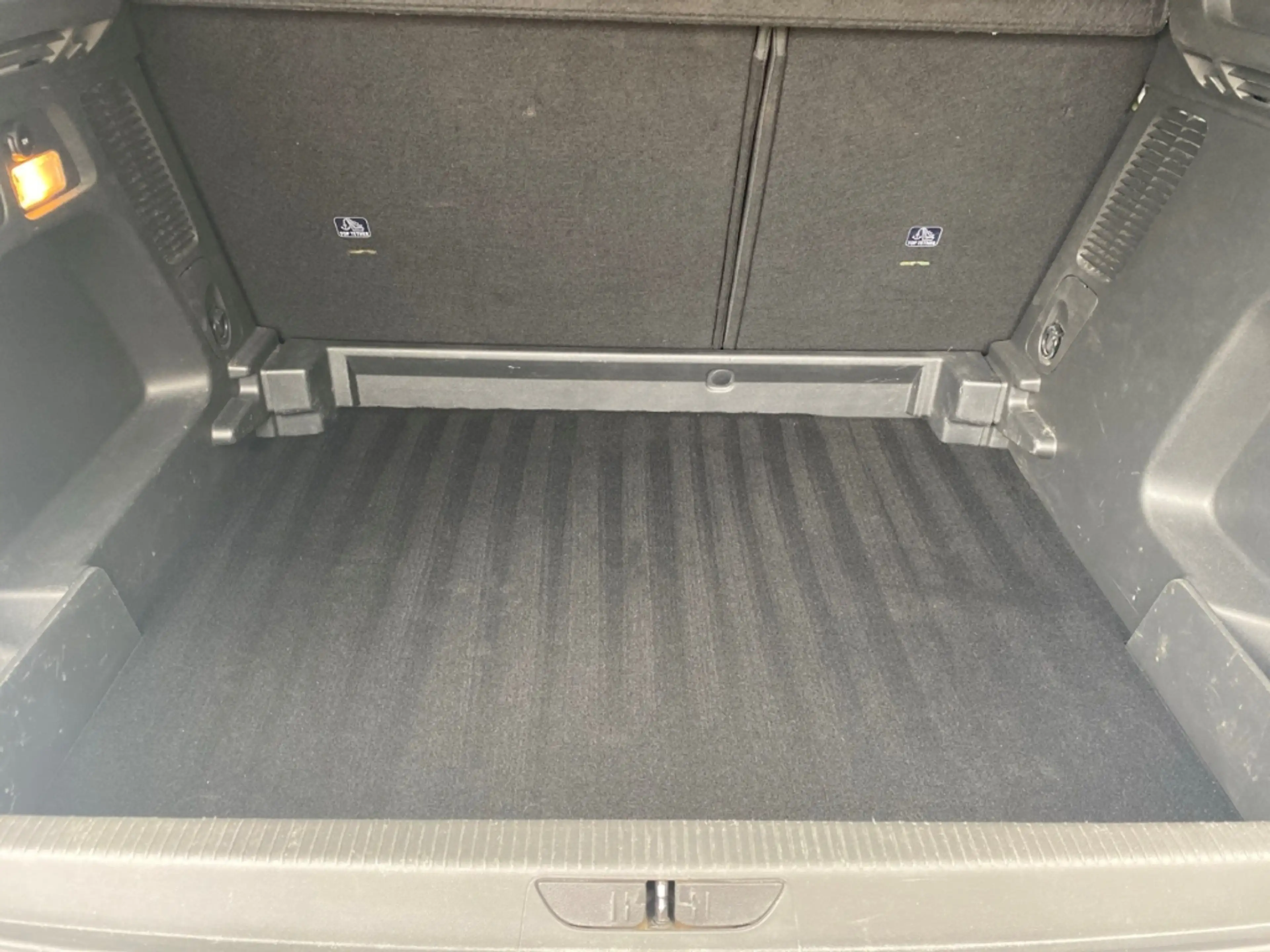 Opel Grandland X 1.6 Turbo 180PS Autom. Elegance Navi elektr. Heckk — photo 9