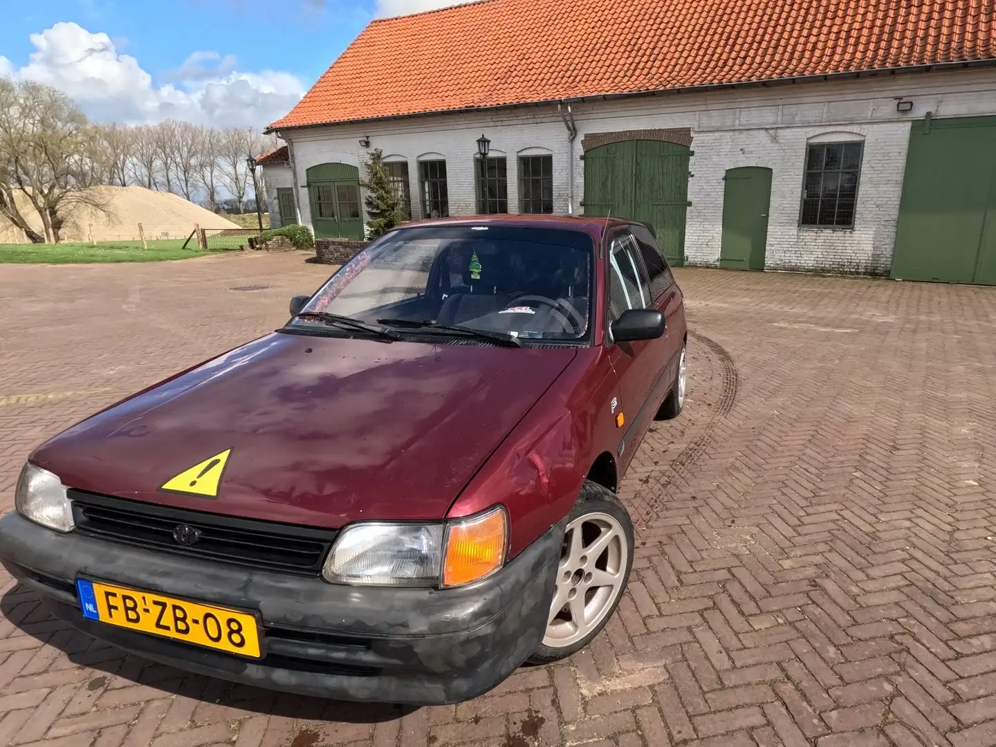 Toyota Starlet 1.3 XLi Lage km stand Rouge - 1
