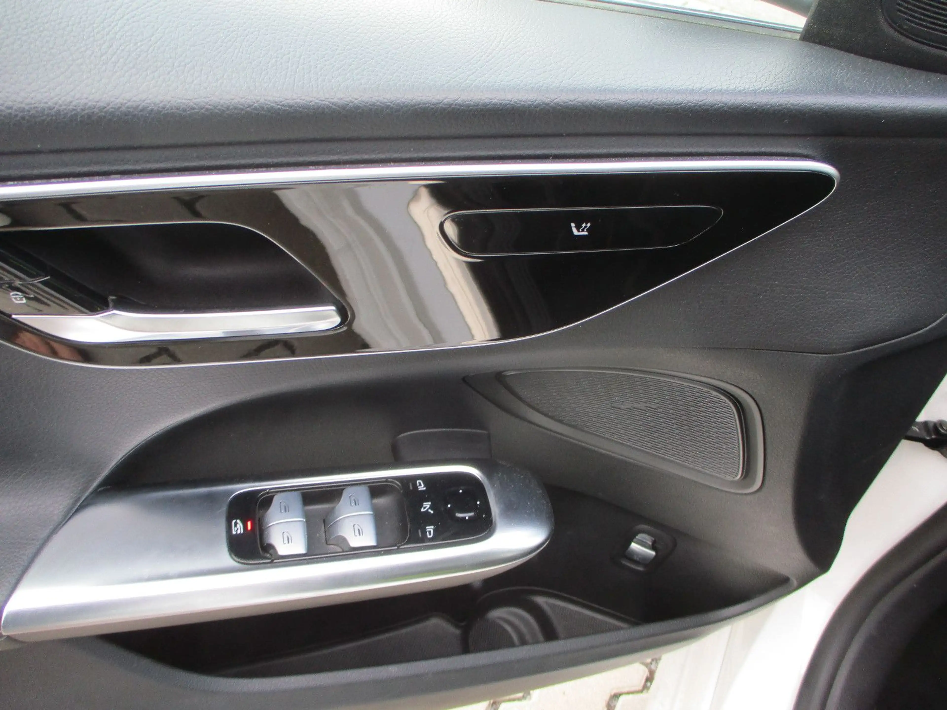 Mercedes-Benz C 200 d T NAVI LEDER KAMER DISTRO LED SPURH PDC — photo 10