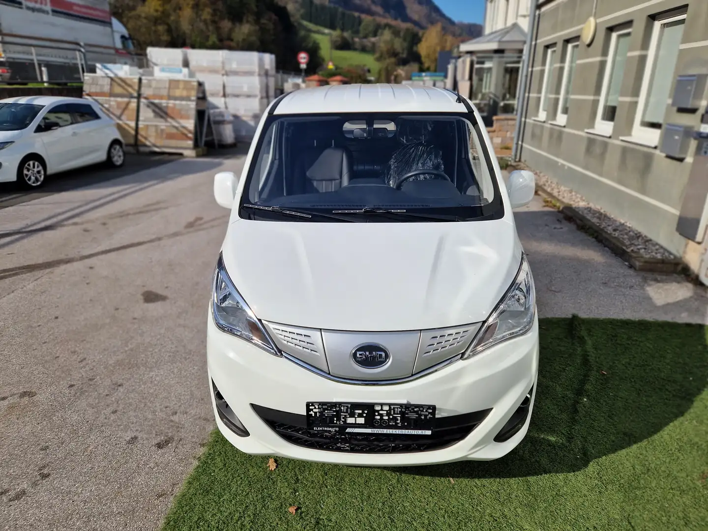 BYD ETP3 44,9kWh Neuwagen mit Tageszulassung Weiß - 2