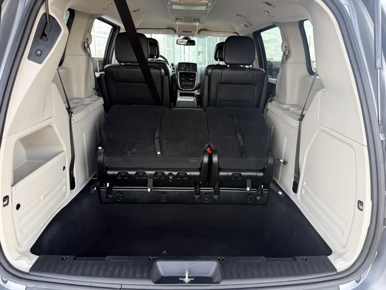 Dodge Grand Caravan снимка Dodge Grand Caravan