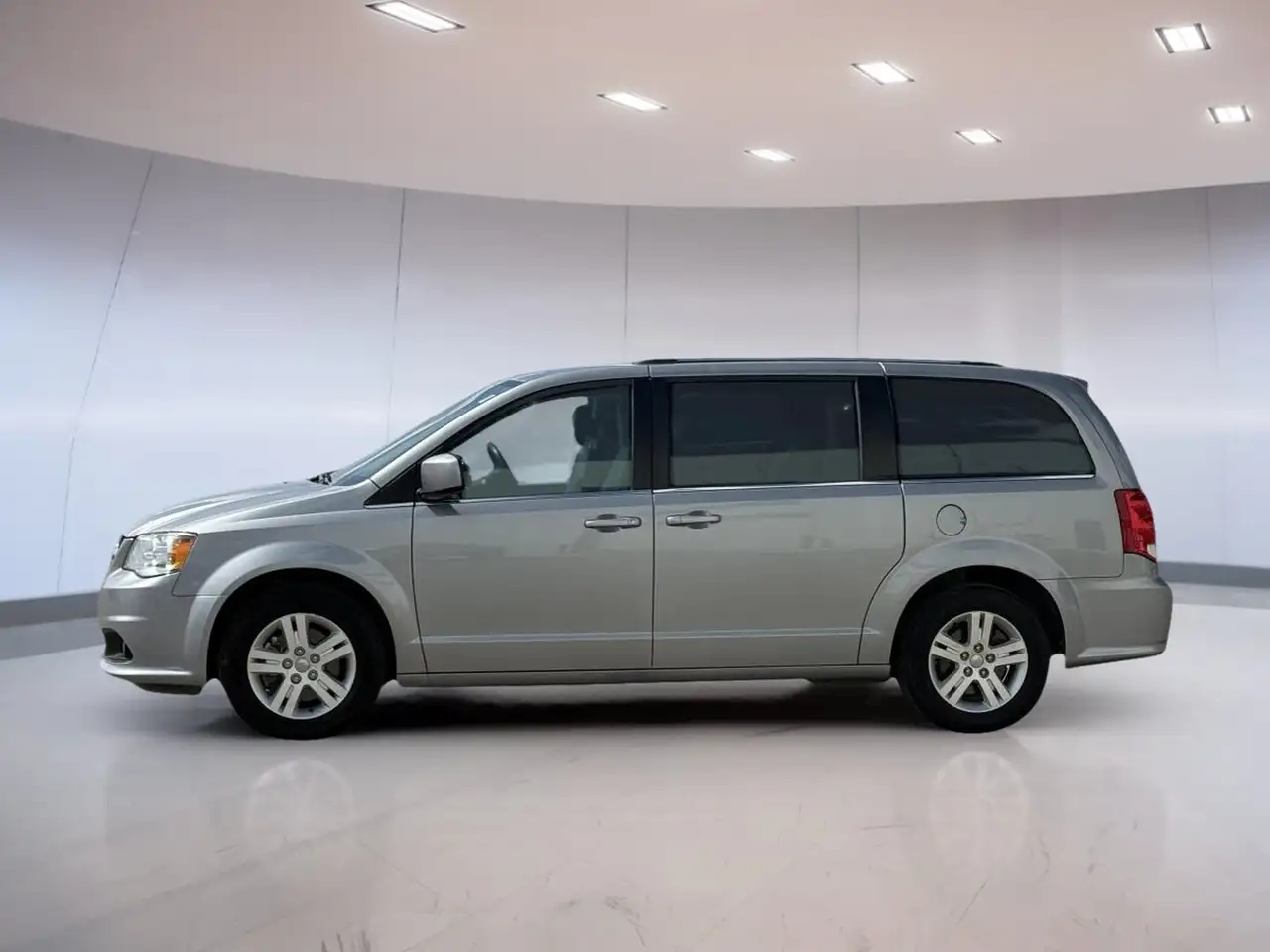 Dodge Grand Caravan снимка Dodge Grand Caravan