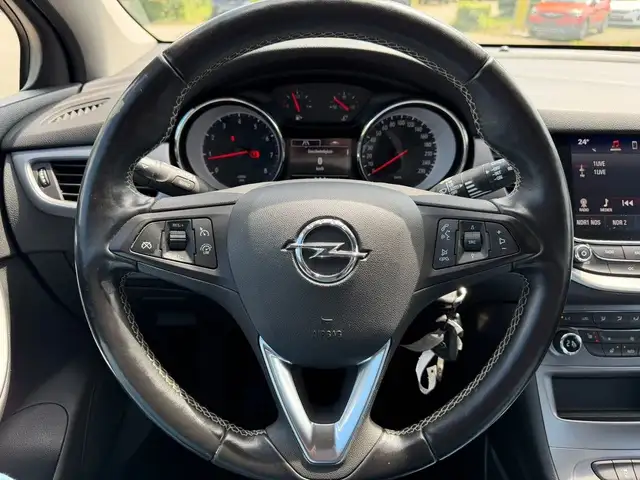 Opel Astra view 10