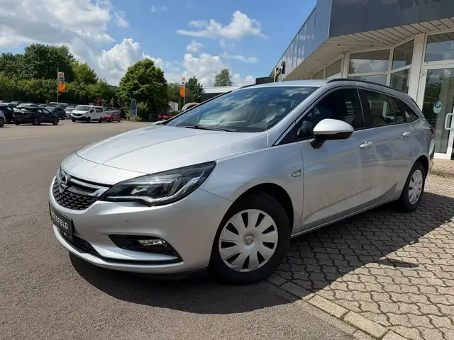 Opel Astra view 2