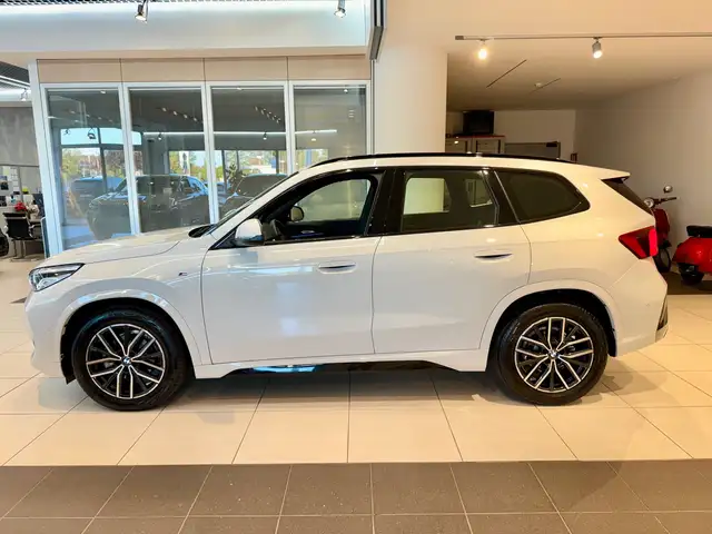 BMW X1 view 4