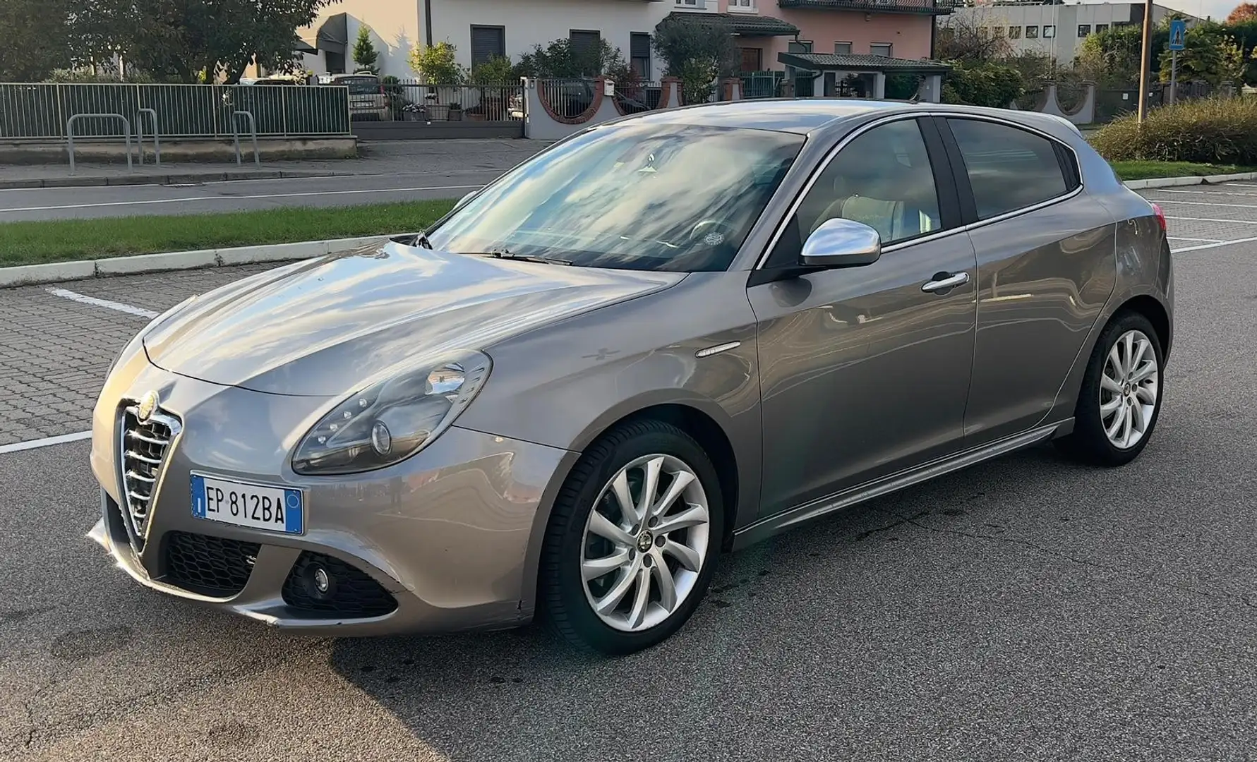 Alfa Romeo Giulietta 2.0 jtdm(2) Exclusive 170cv tct Bronze - 2