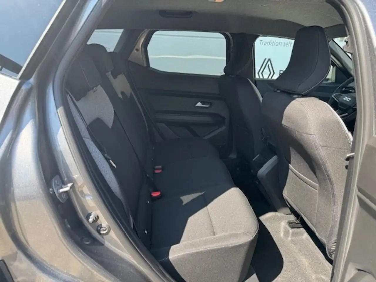 Dacia Duster Hybrid 155 Journey Vollausstattung 13