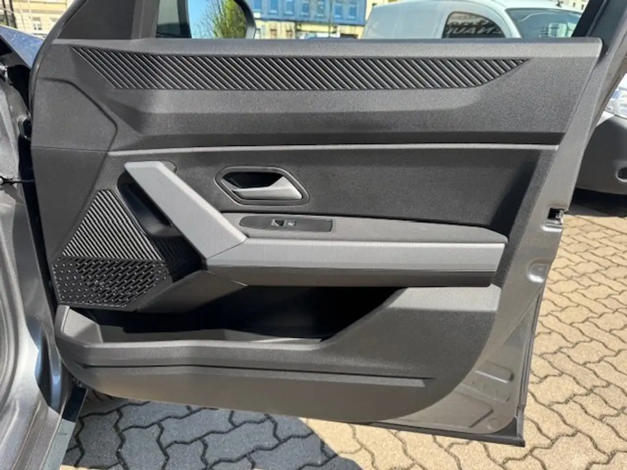 Dacia Duster Hybrid 155 Journey Vollausstattung 12