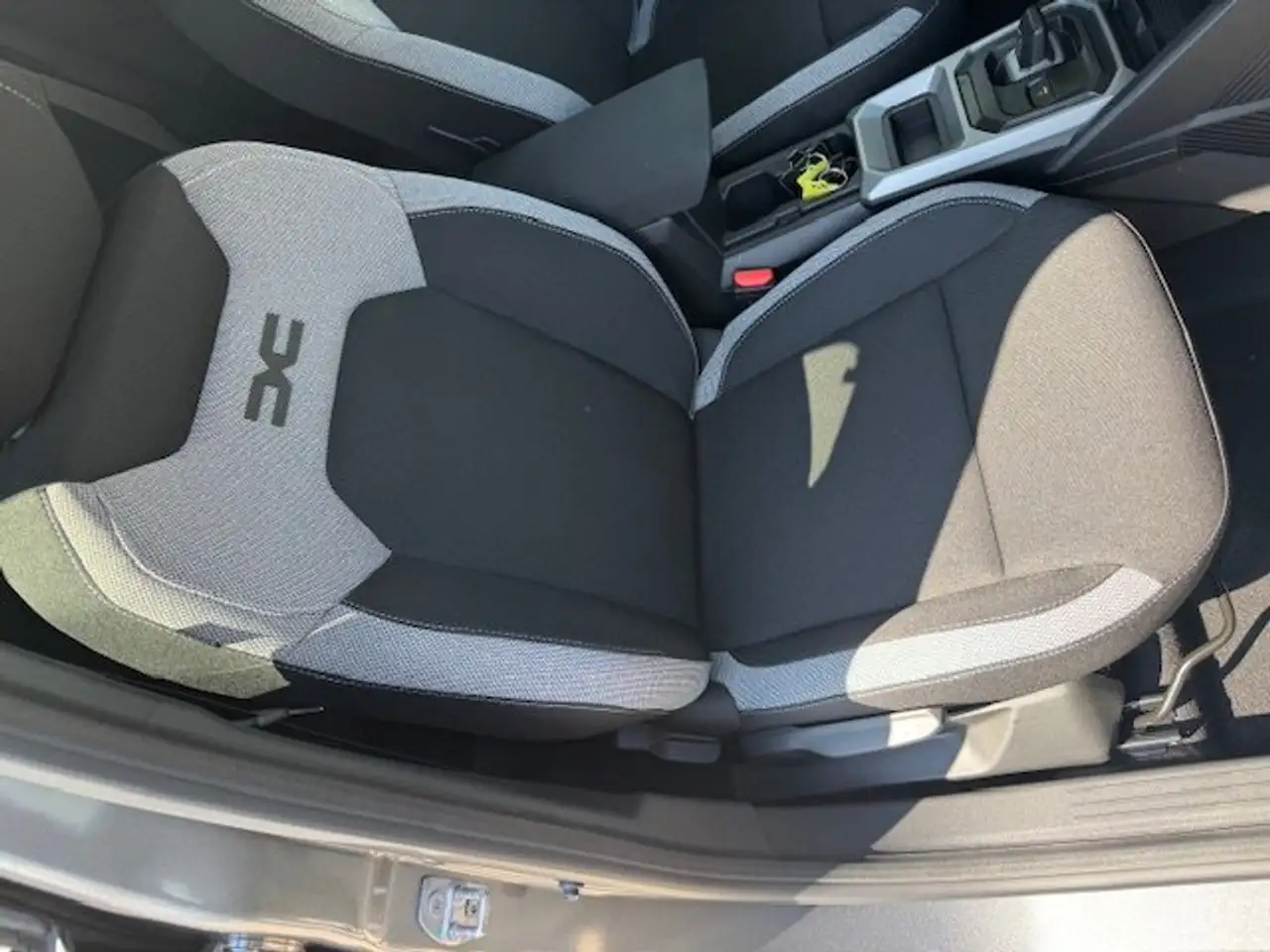 Dacia Duster Hybrid 155 Journey Vollausstattung 11