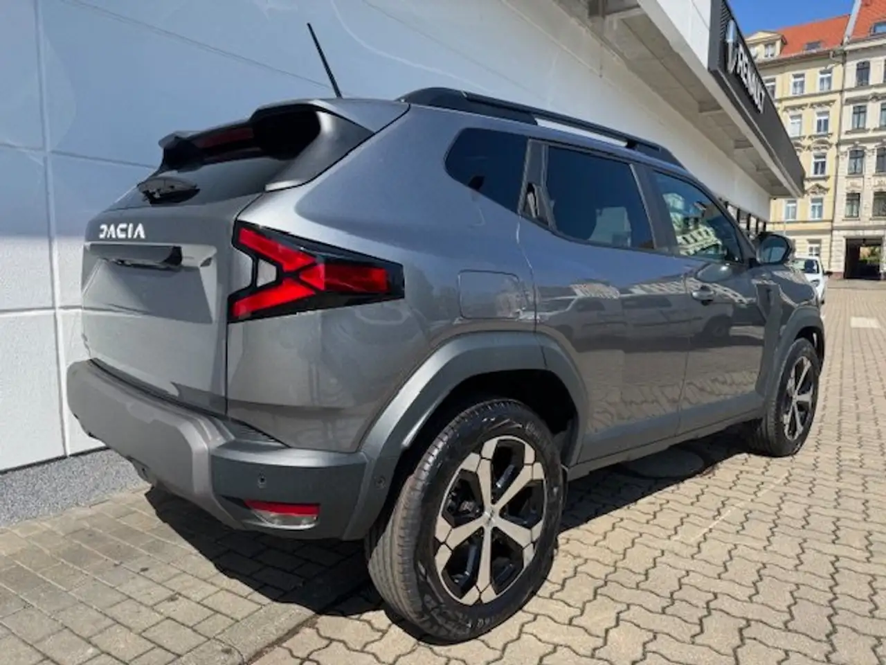Dacia Duster Hybrid 155 Journey Vollausstattung 6
