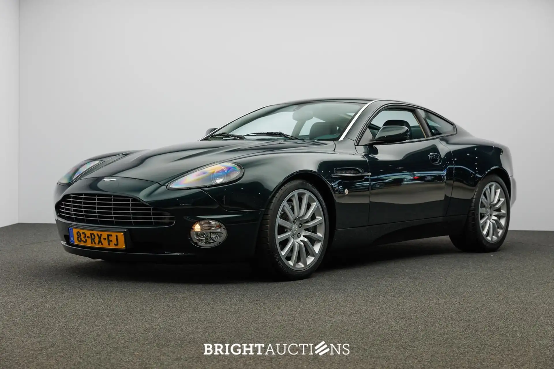 애스턴마틴 뱅퀴시 Coupe 2002 블랙 사진 1