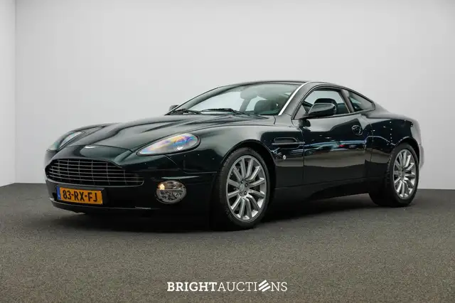 Aston Martin Vanquish 5.9 V12