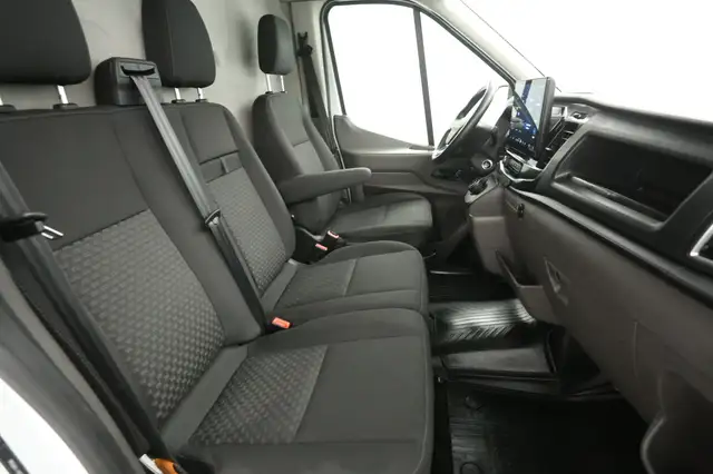 Ford Transit view 11