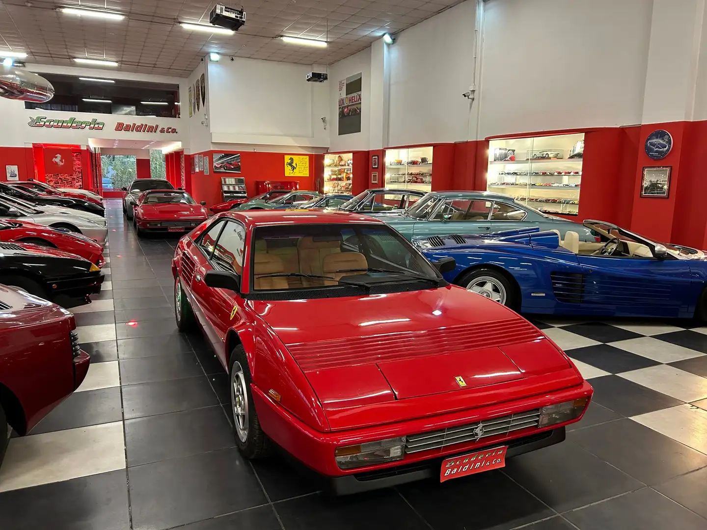 Ferrari Mondial 3.2 Czerwony - 1