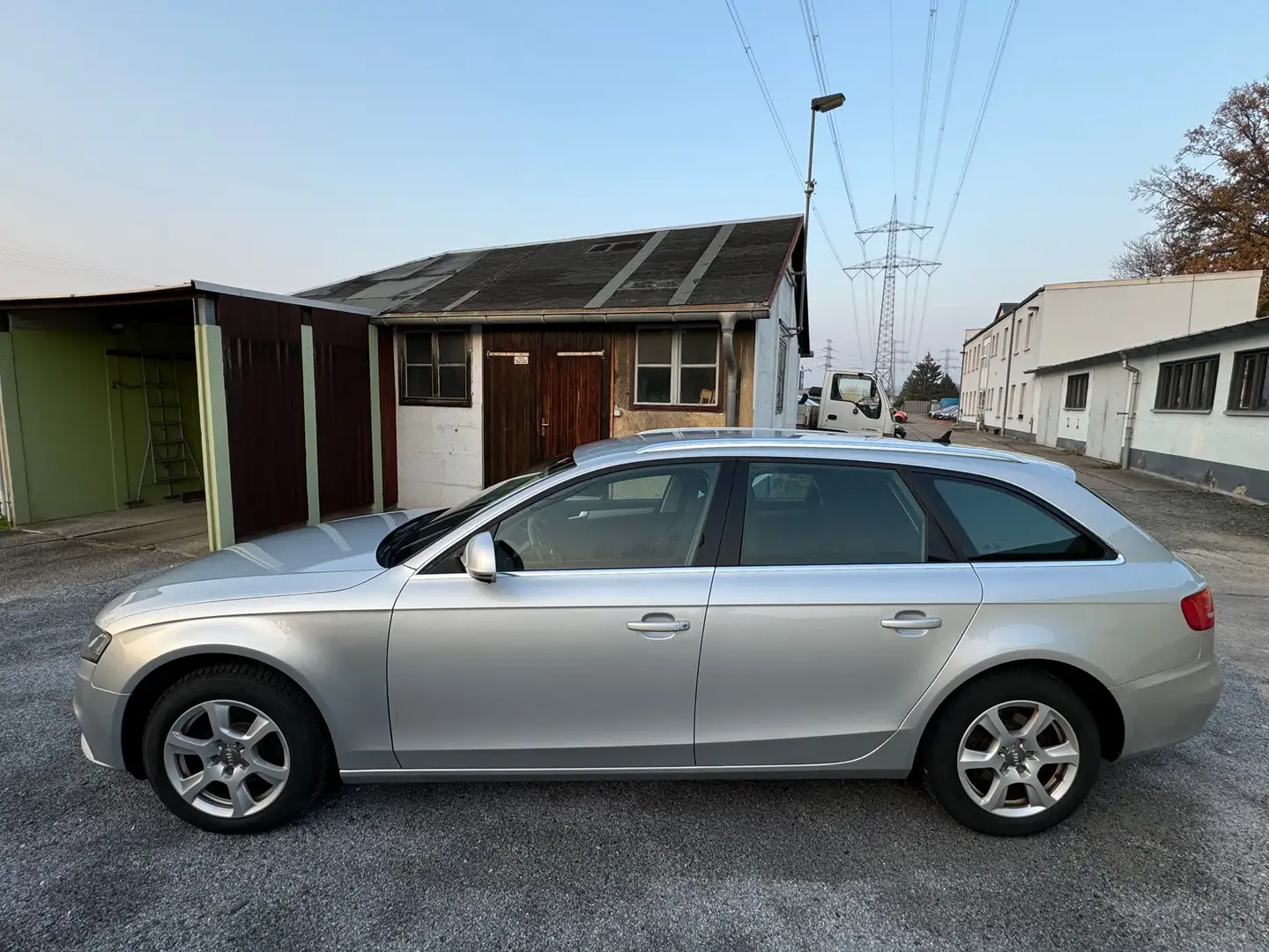 Audi A4 1.8 Avant Attraction Silber - 2