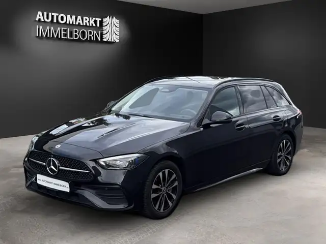 Mercedes-Benz C-Class view 4