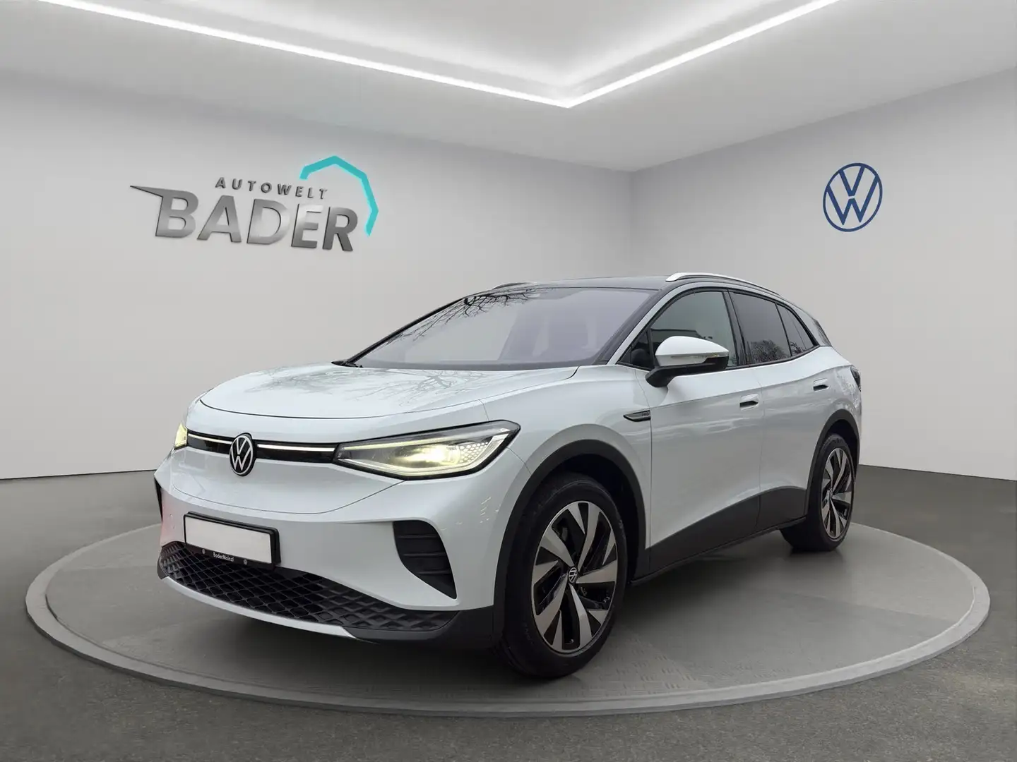 Volkswagen ID.4 Pro 4MO Matrix Navi Wärmep. Pro 195 kW 4Motion Weiß - 1