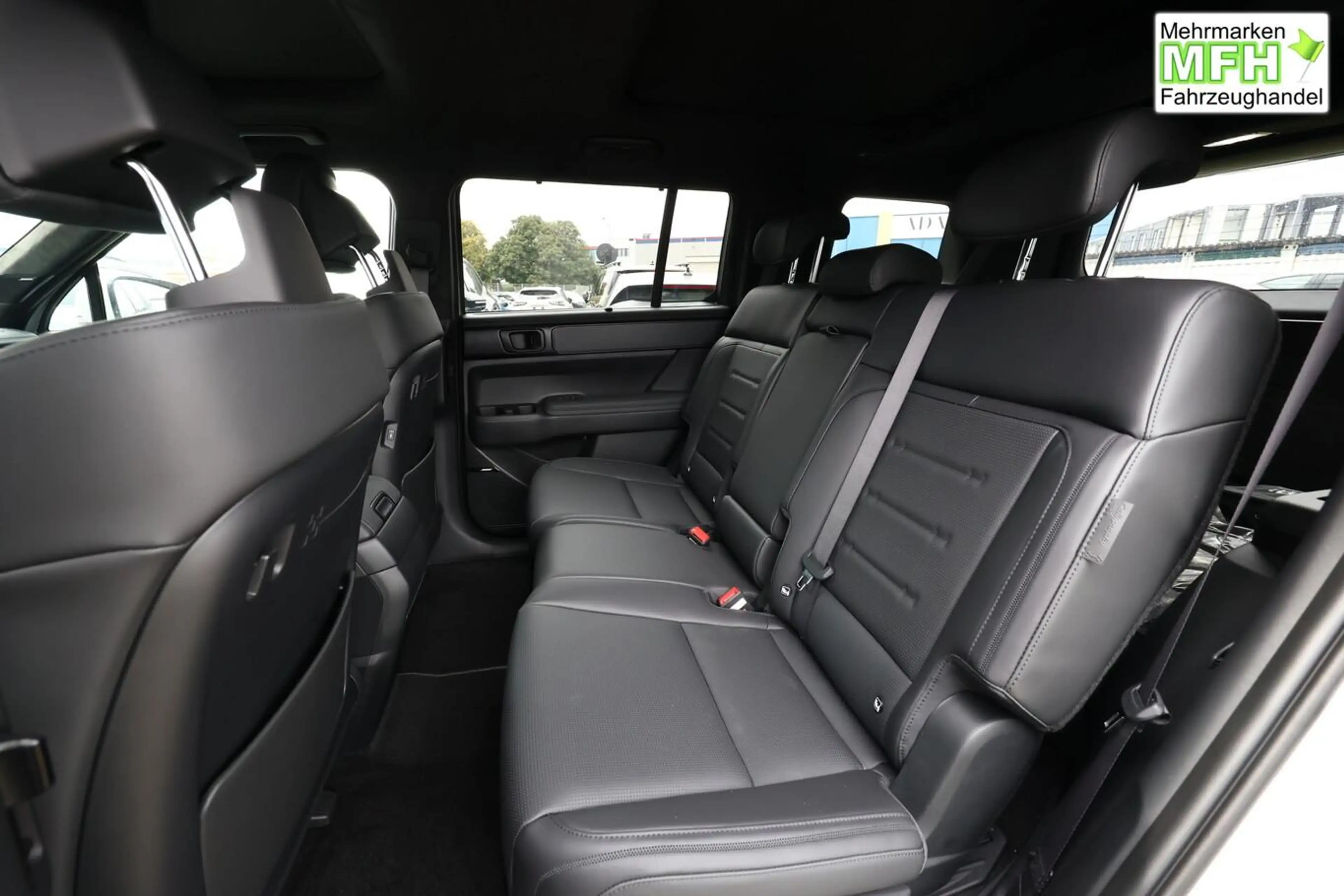 Hyundai SANTA FE HEV 4WD Blackline 7S Nappa Pano 20Z HUD 132 kW ... — photo 9