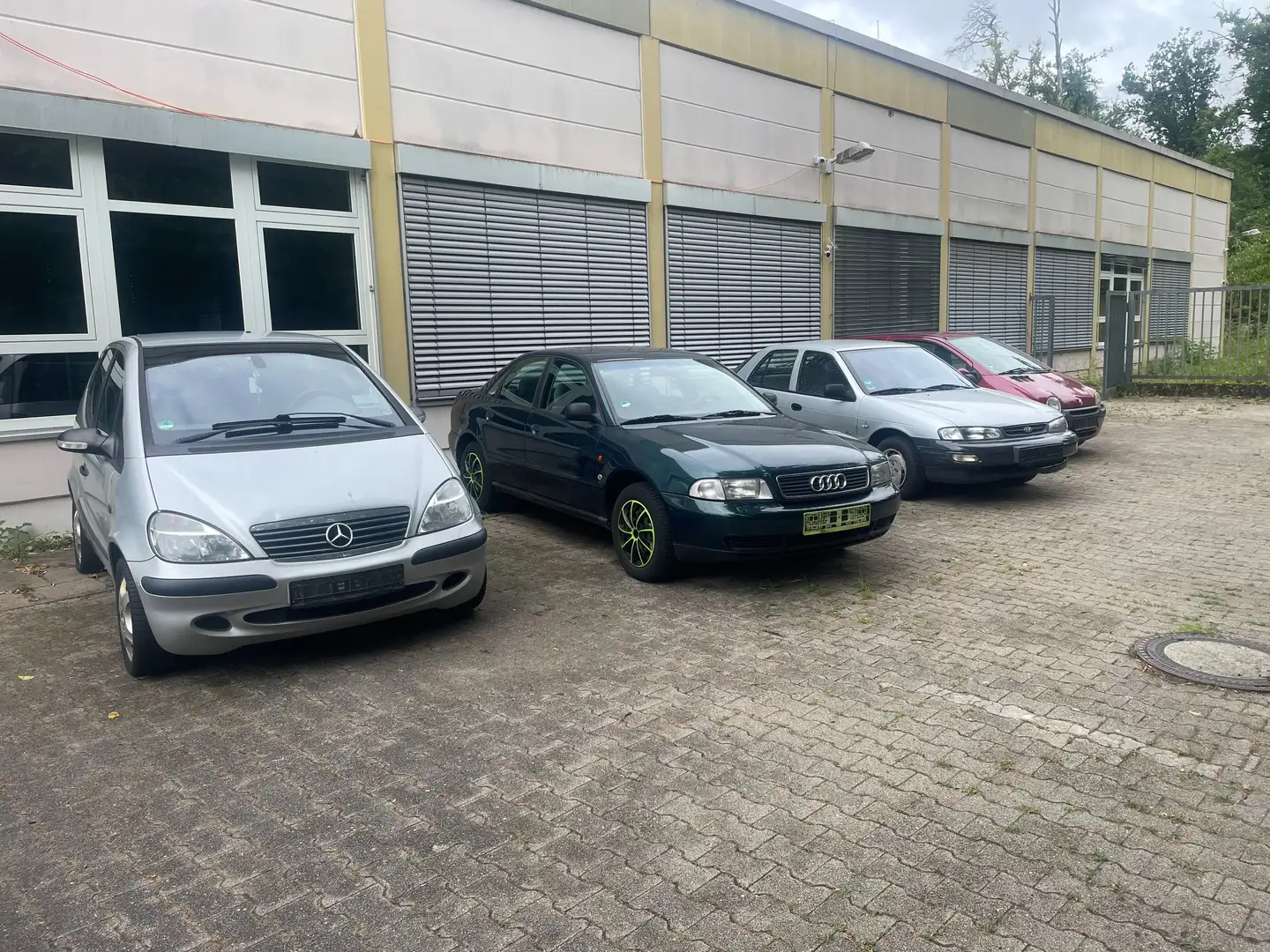 Renault Twingo Export , A-Klasse, Audi A4, Twingo und KIA SEPHIA Kırmızı - 1