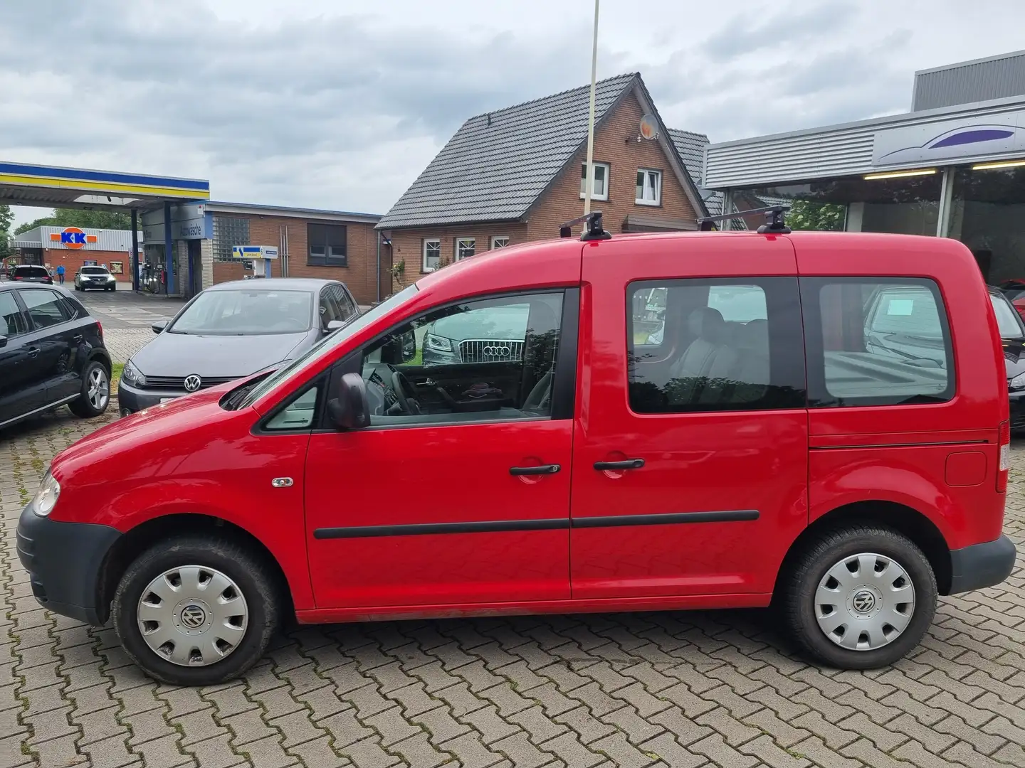 Volkswagen Caddy 1.4 Life (5-Si.) mit Klima ,AHK, 2 Schiebetüren Piros - 2