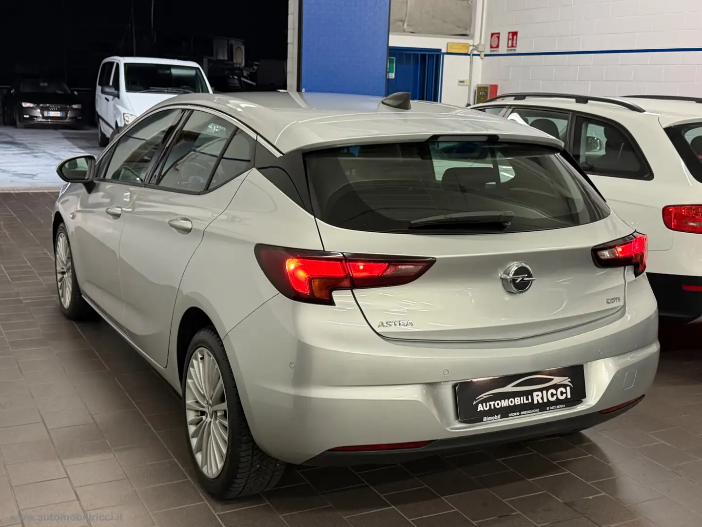 Opel Astra 1.6 CDTi 136 CV S&S 5p. Innovation Grijs - 2