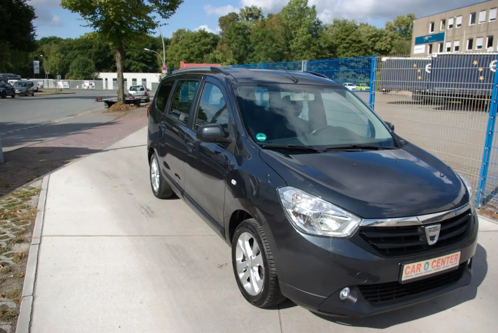Dacia Lodgy ** Leder , Navi ** Schwarz - 2